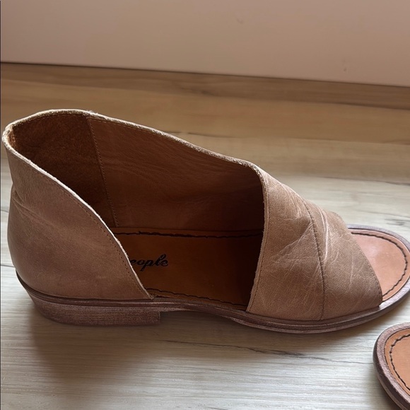 FREE PEOPLE Leather Mont Blanc Tan/Beige Wrap SANDALS/SHOE...
Sz 38 1/2 - Picture 3 of 15